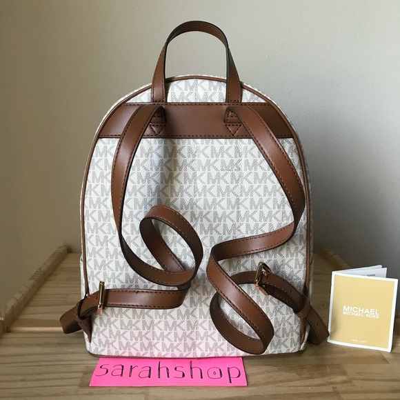 Michael Kors backpack🌼 - Picture 3 of 13
